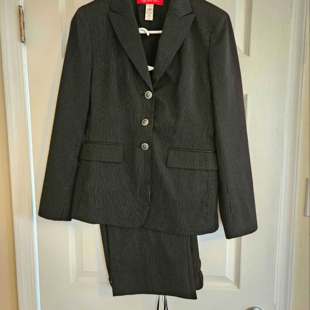 Anne Klein Grey Pinstripe Pants Suit sz 2